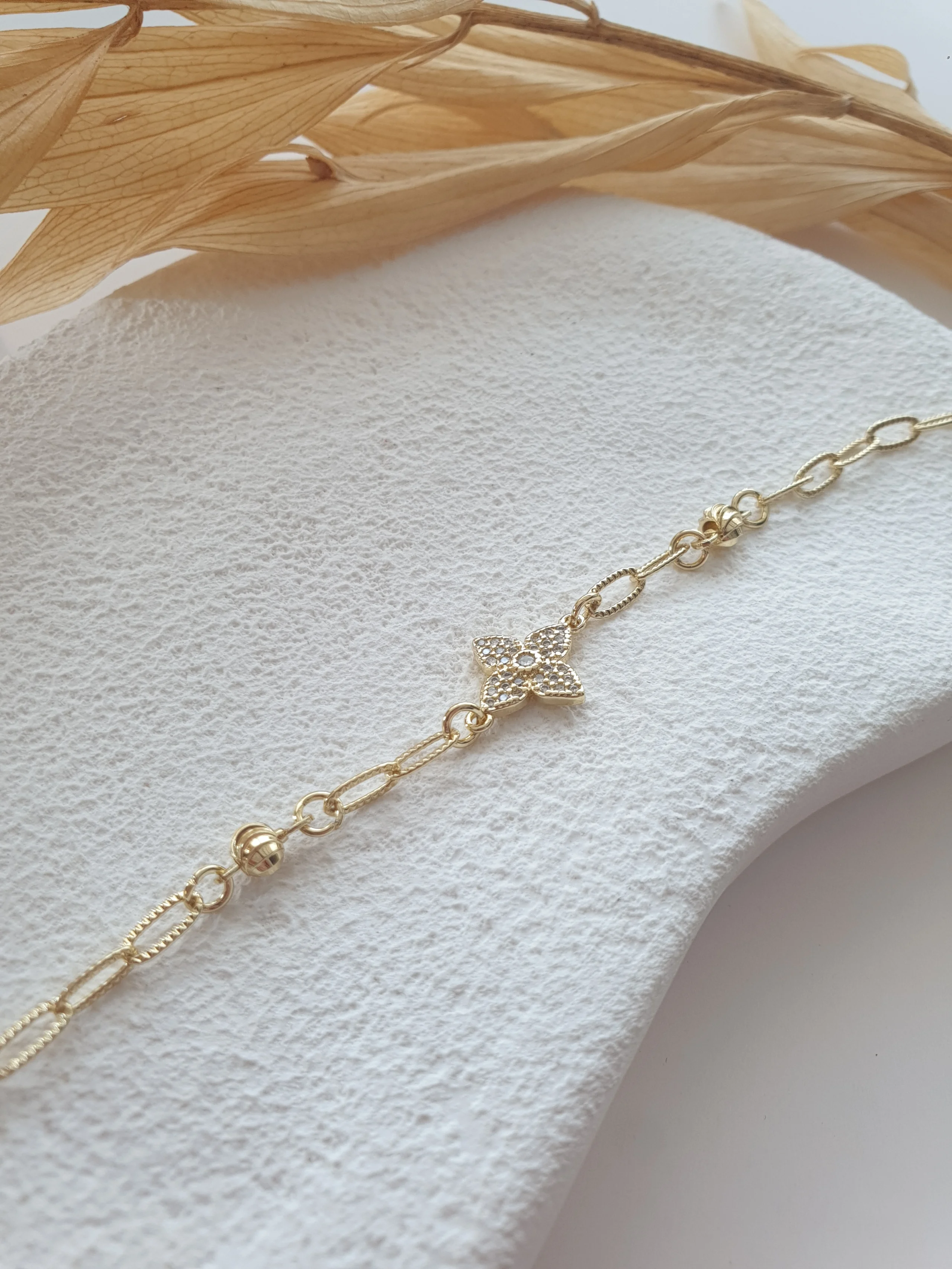 14K Gold Taşlı Yonca Bileklik