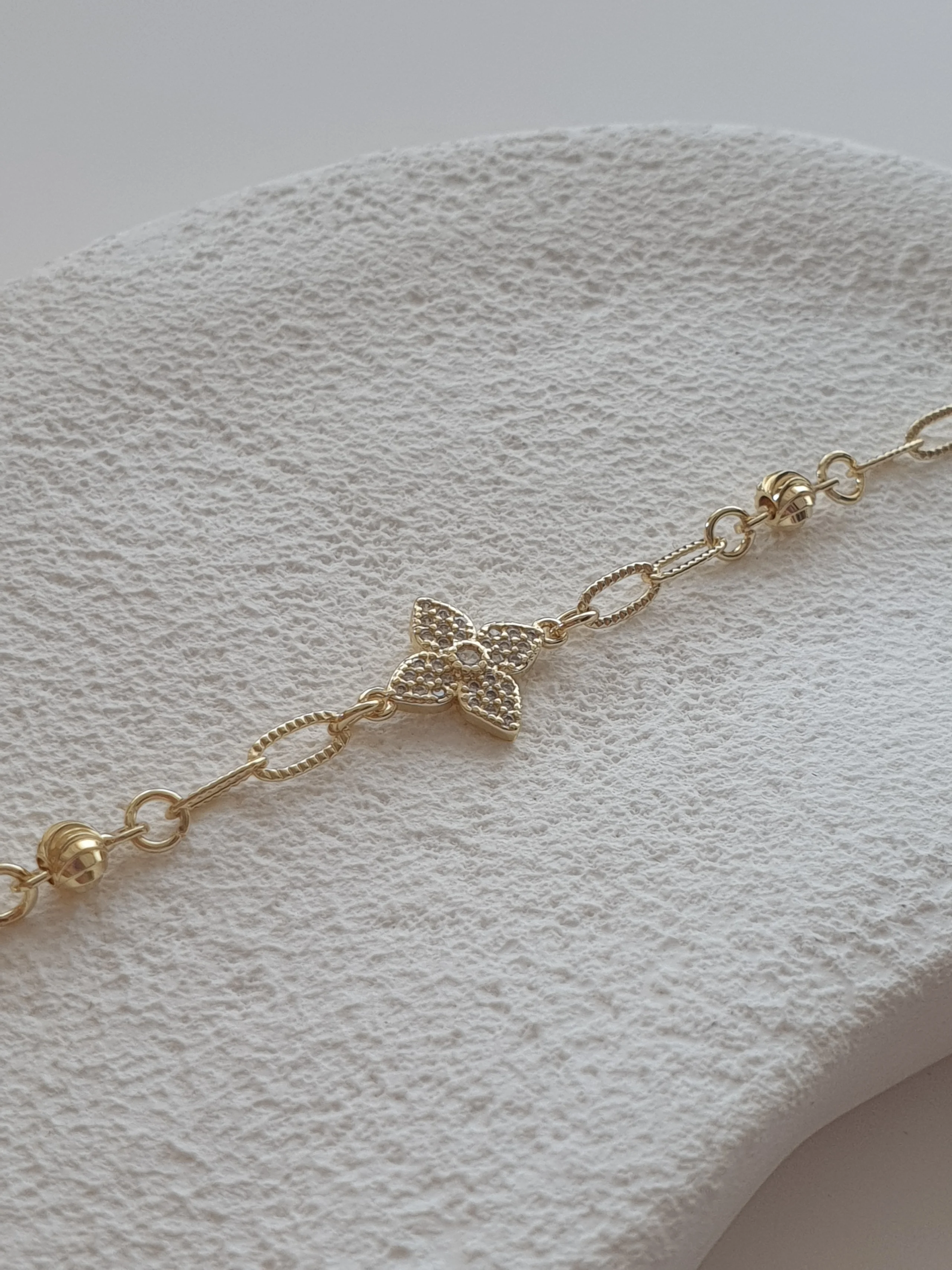 14K Gold Taşlı Yonca Bileklik