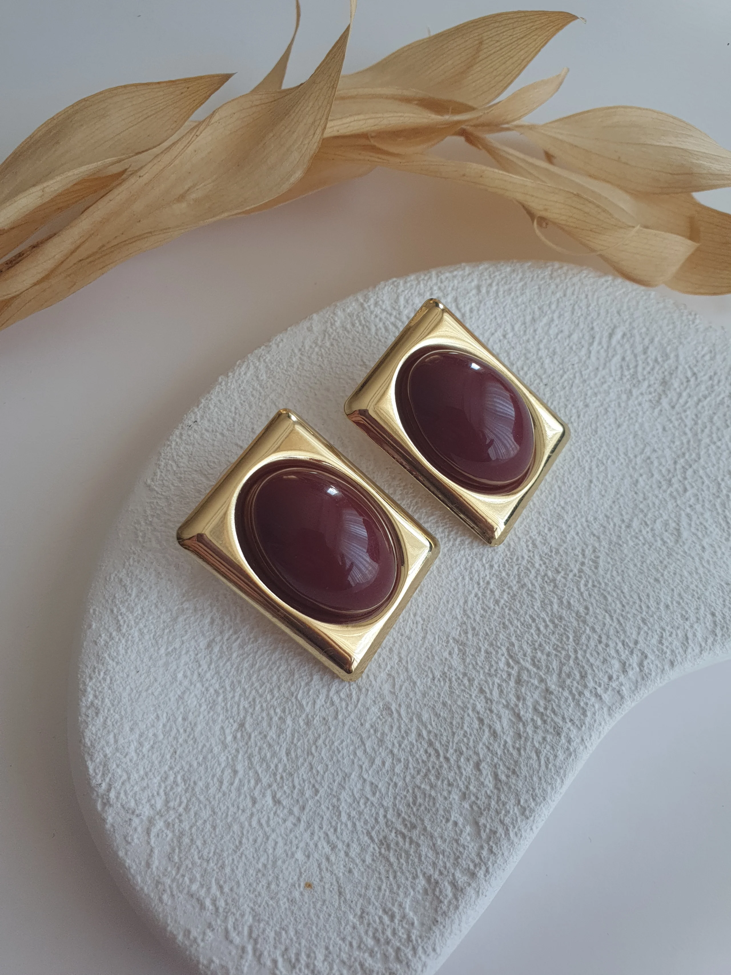 Gold Plaka Bordo Küpe
