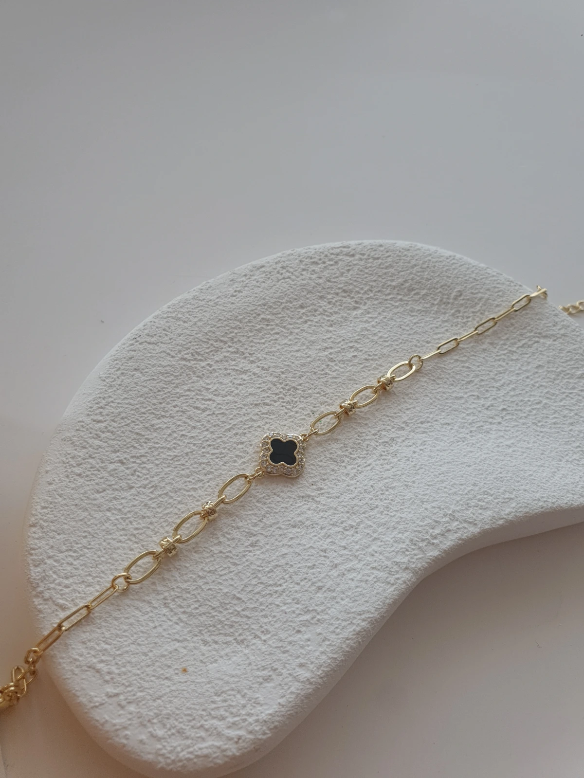 14K Minimal Siyah Yonca Bileklik