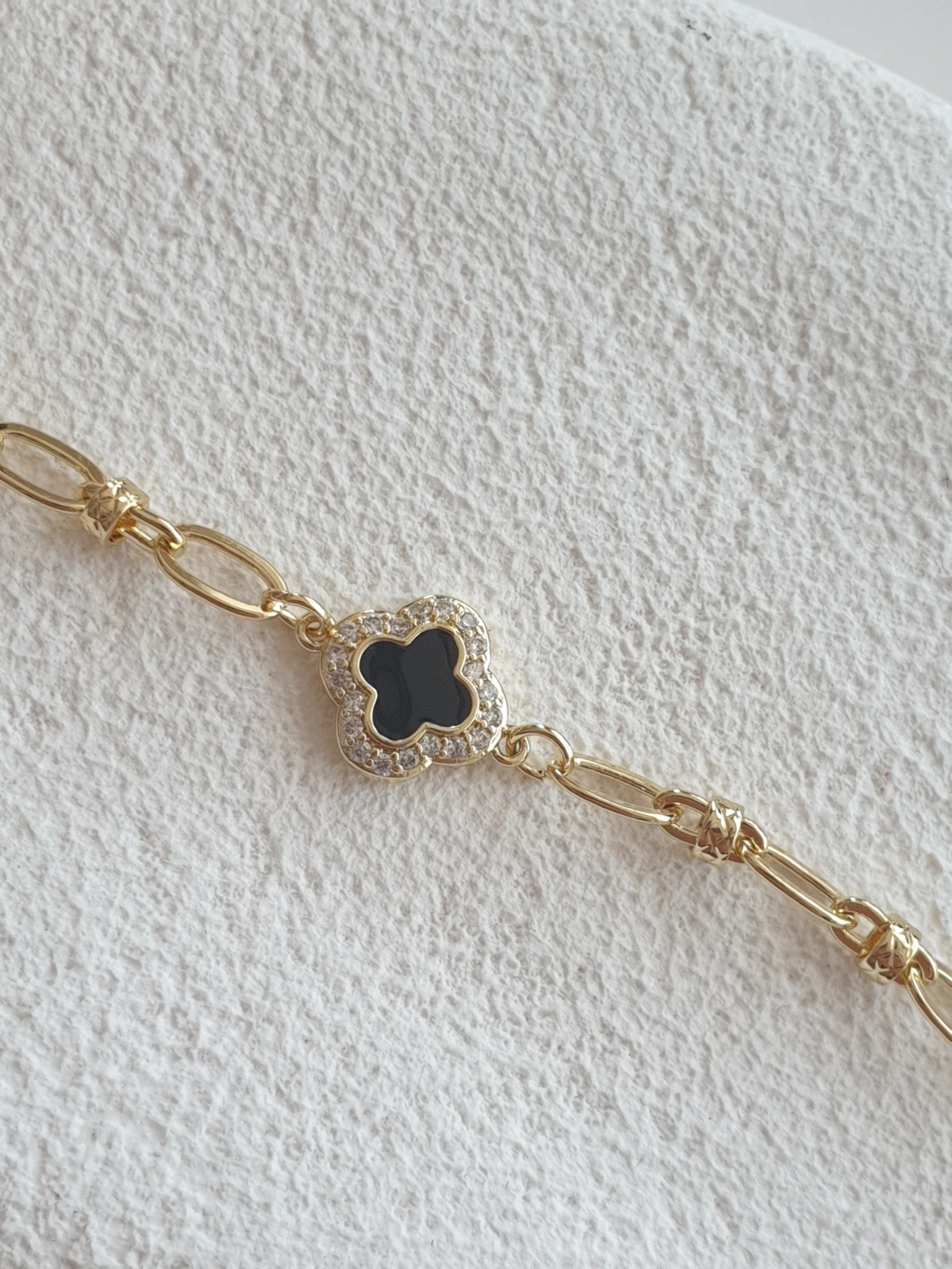 14K Minimal Siyah Yonca Bileklik