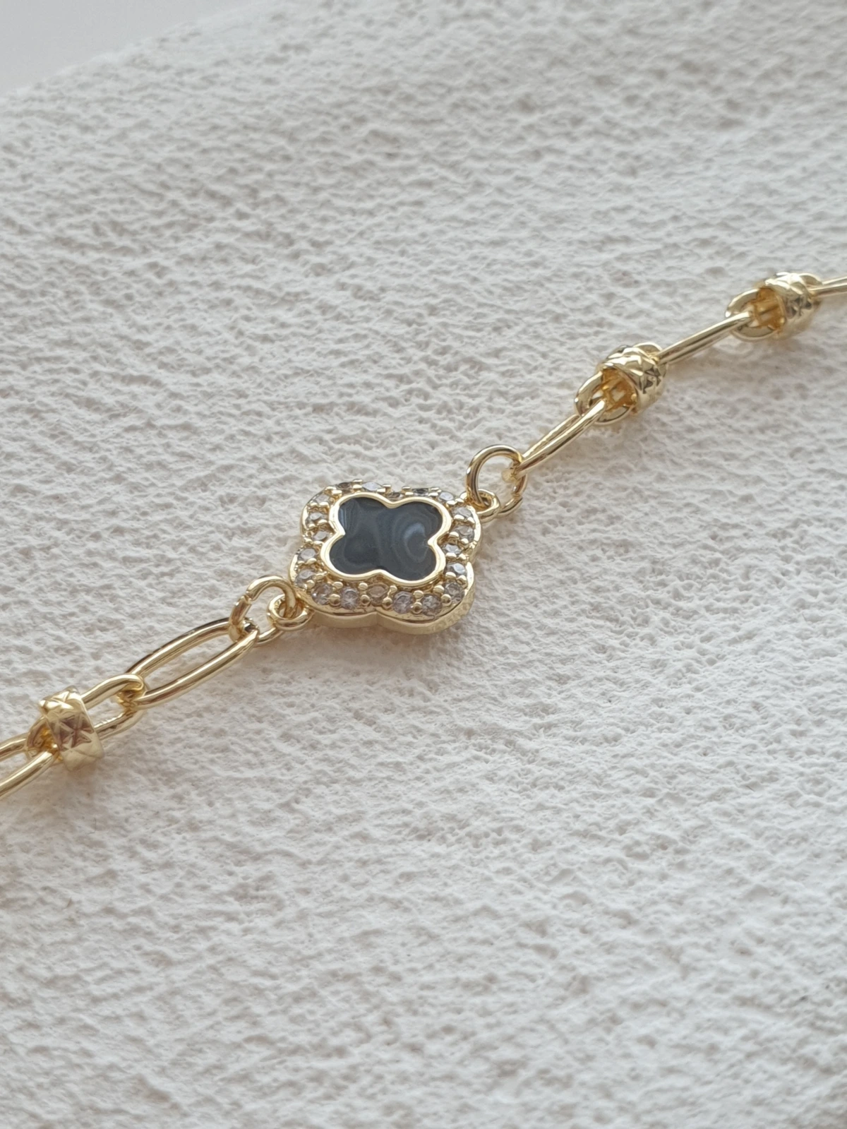 14K Minimal Siyah Yonca Bileklik