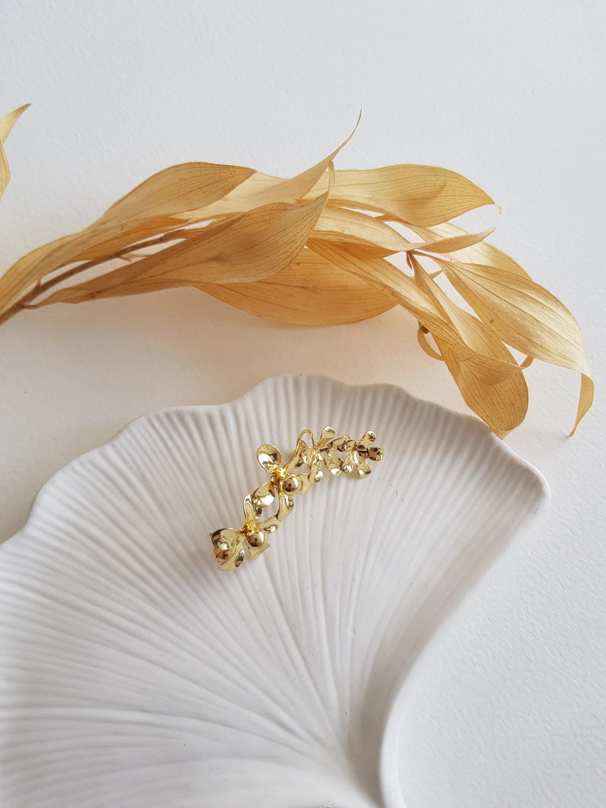 JOC Gold Çiçek Model Earcuff