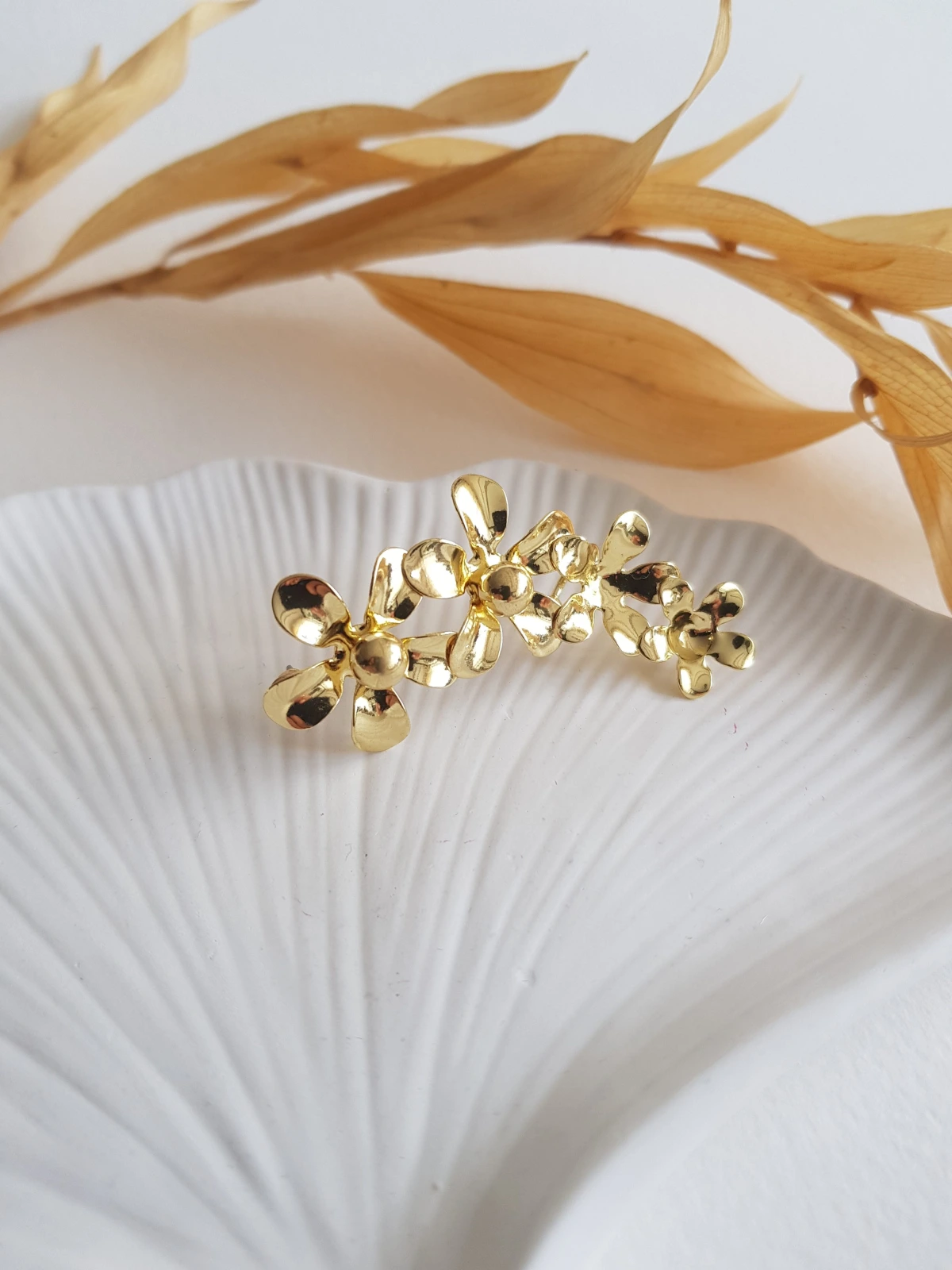 JOC Gold Çiçek Model Earcuff
