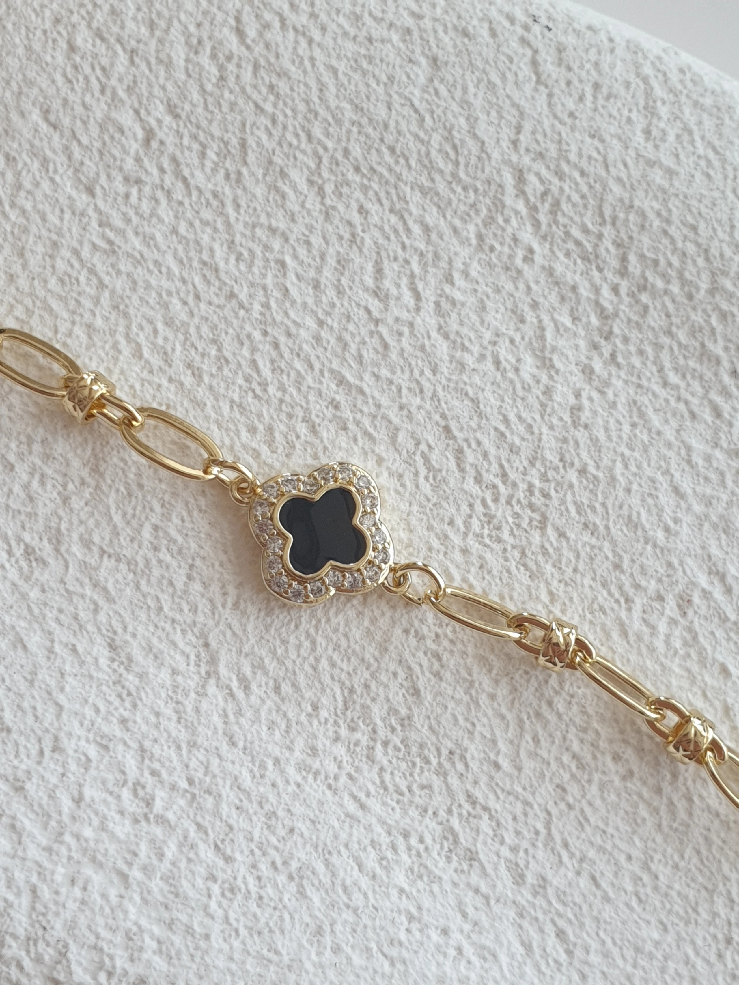 14K Minimal Siyah Yonca Bileklik