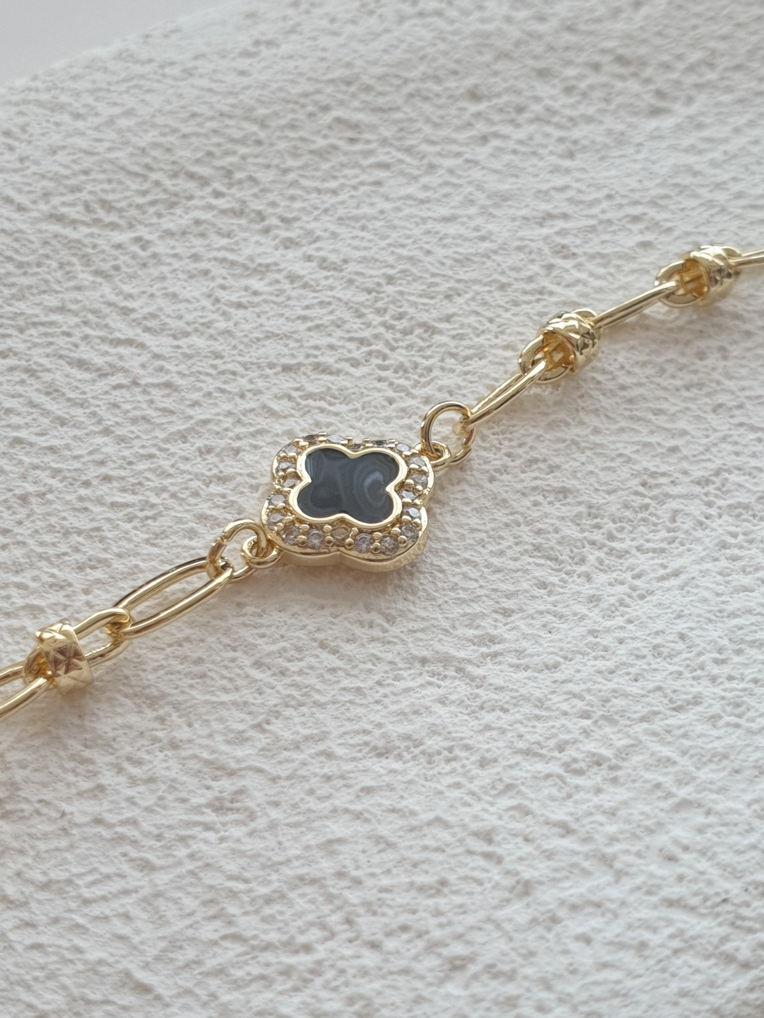14K Minimal Siyah Yonca Bileklik