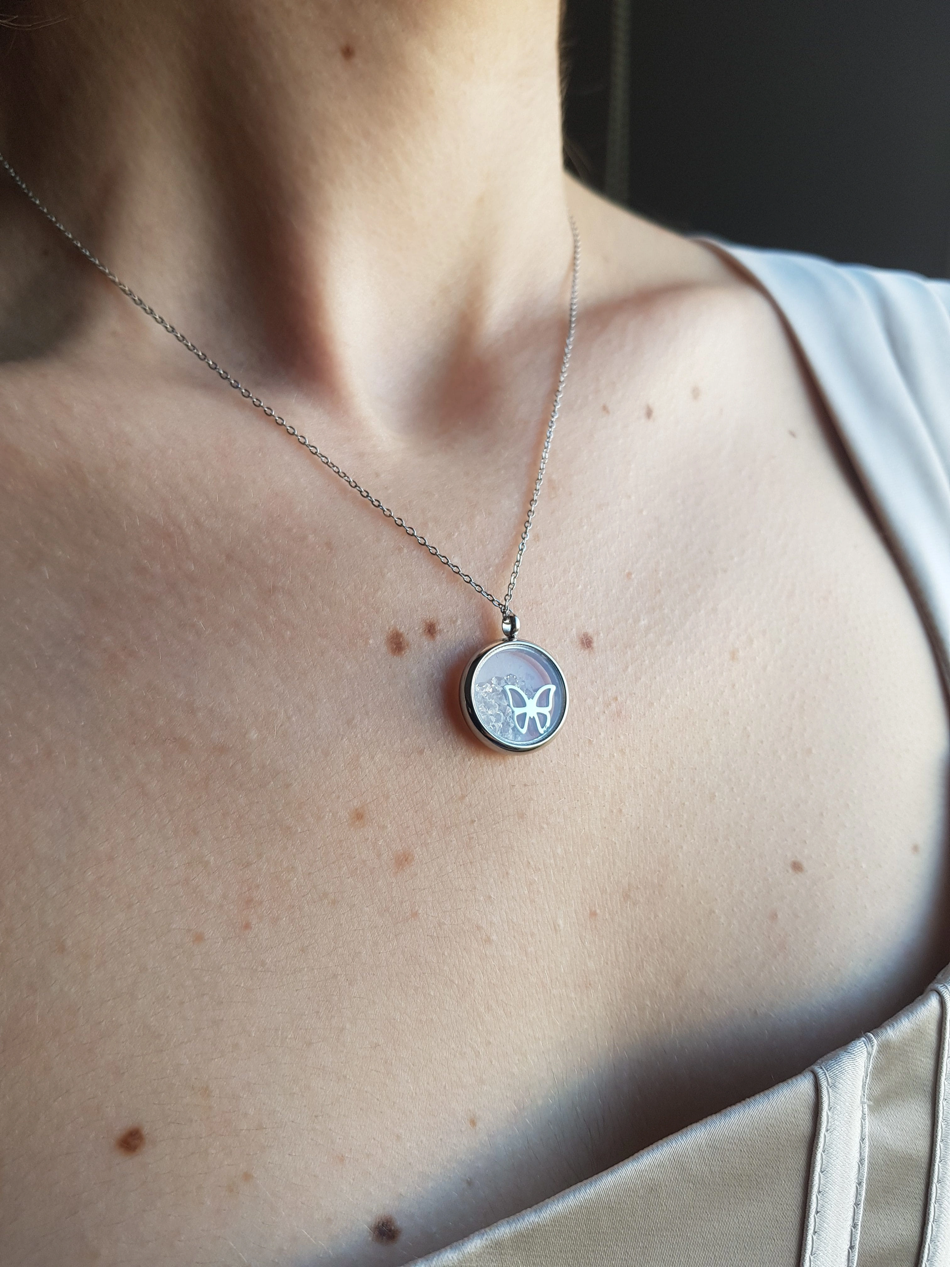 JOC Cam İçi Taşlı Kelebek Kolye (Silver) Çelik