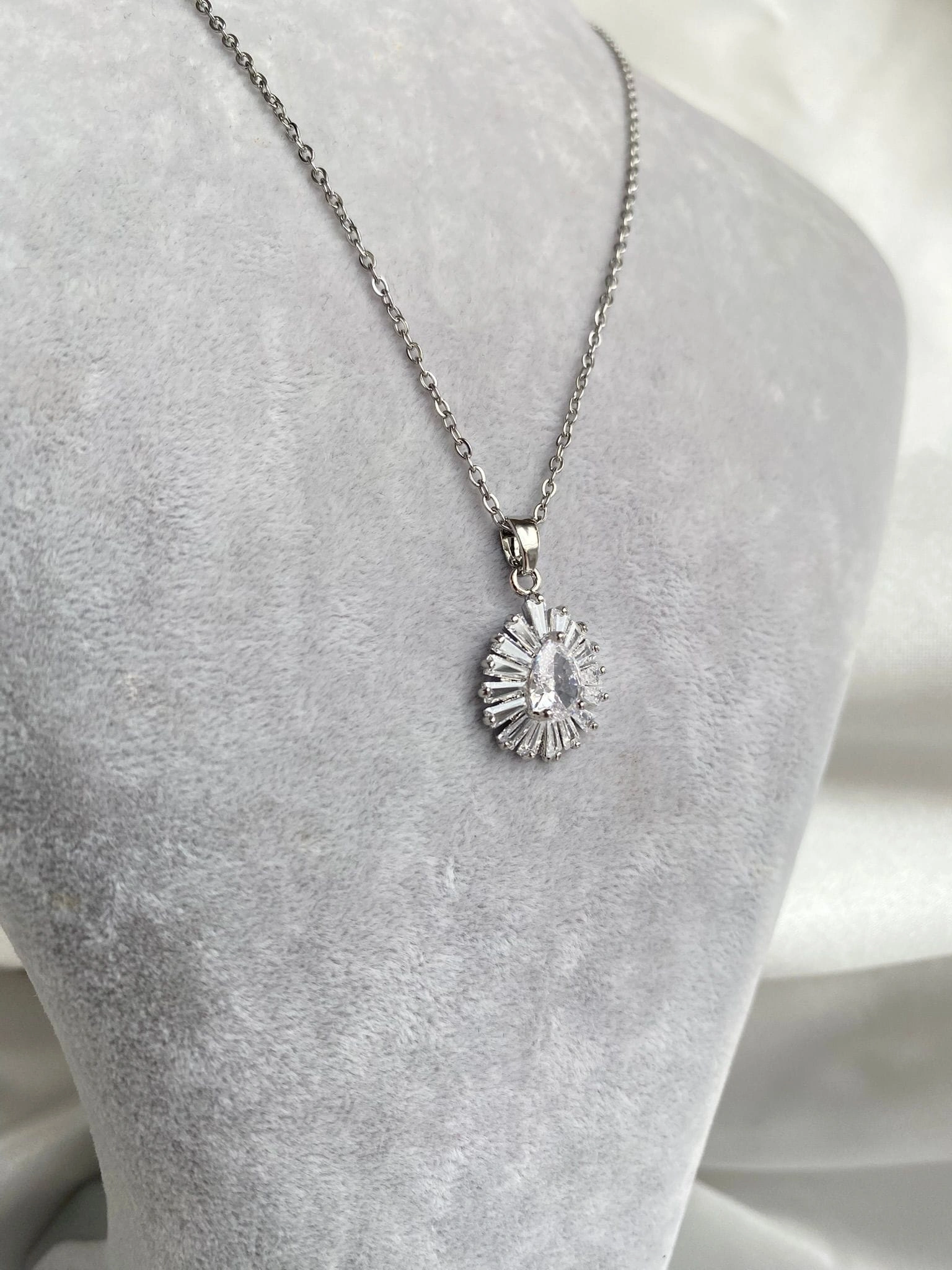 JOC Silver Taşlı Çelik Kolye