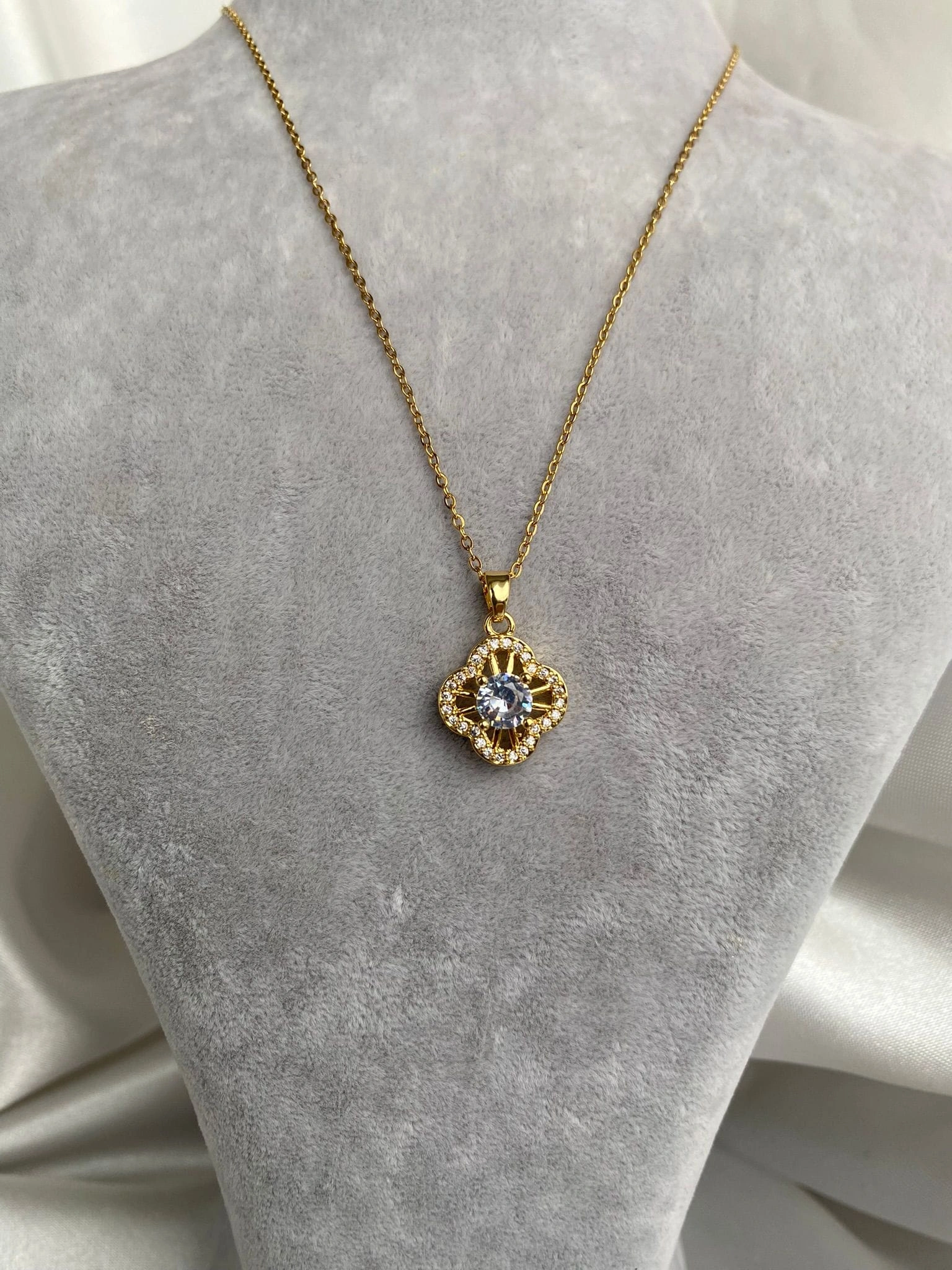 JOC Gold Yonca Çelik Kolye Tekli
