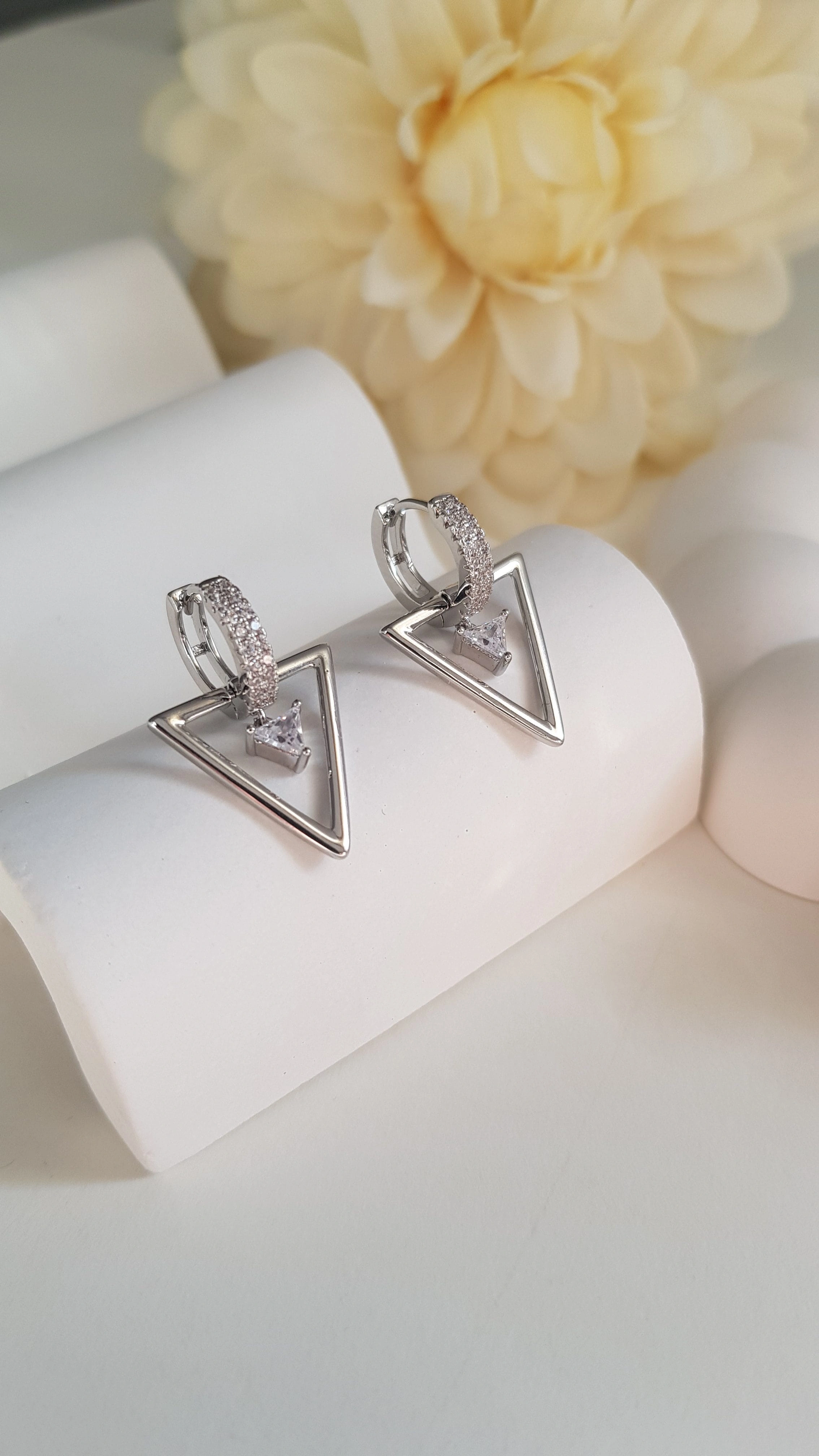 JOC Taşlı Üçgen Silver Xuping Küpe