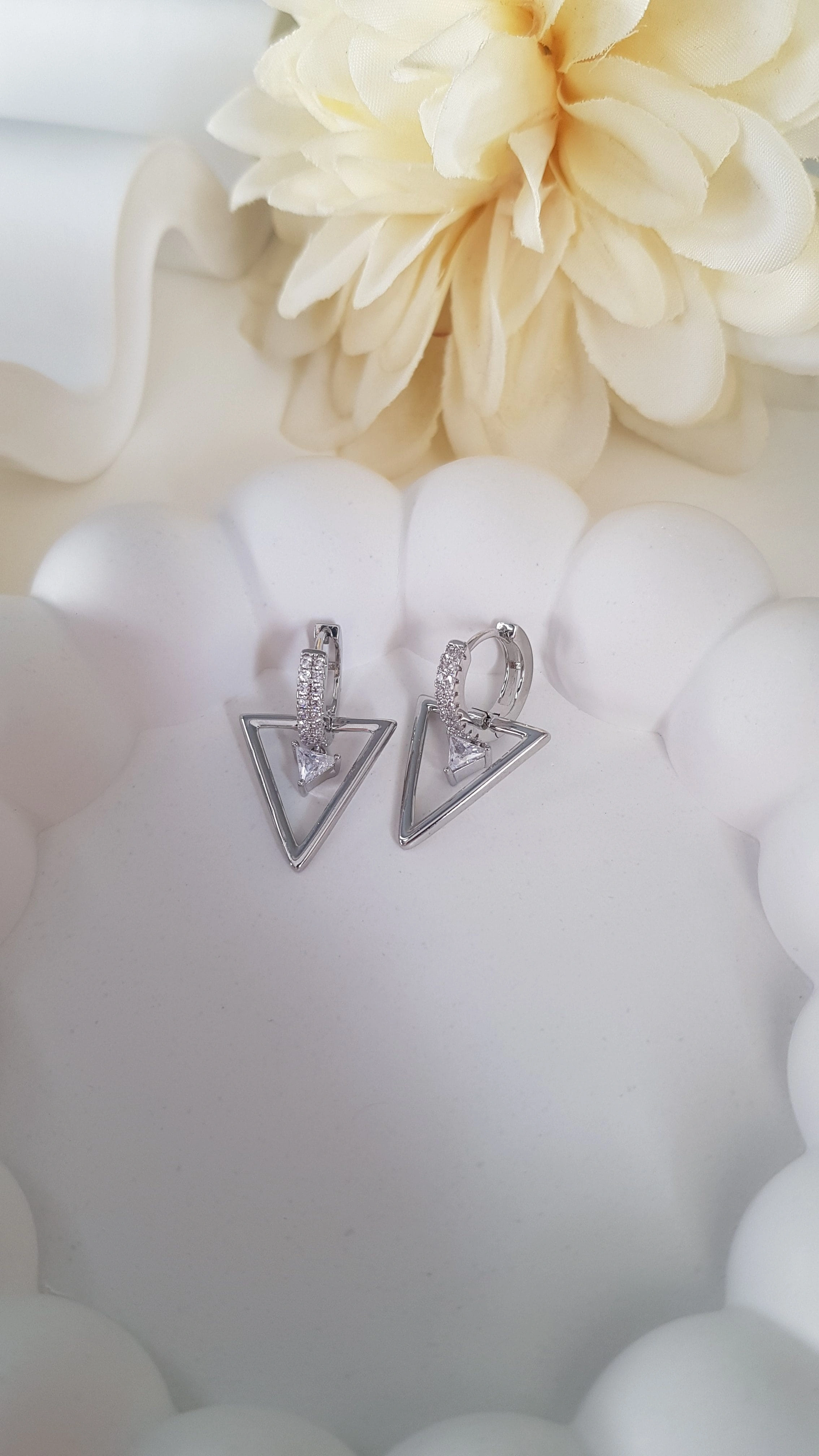 JOC Taşlı Üçgen Silver Xuping Küpe