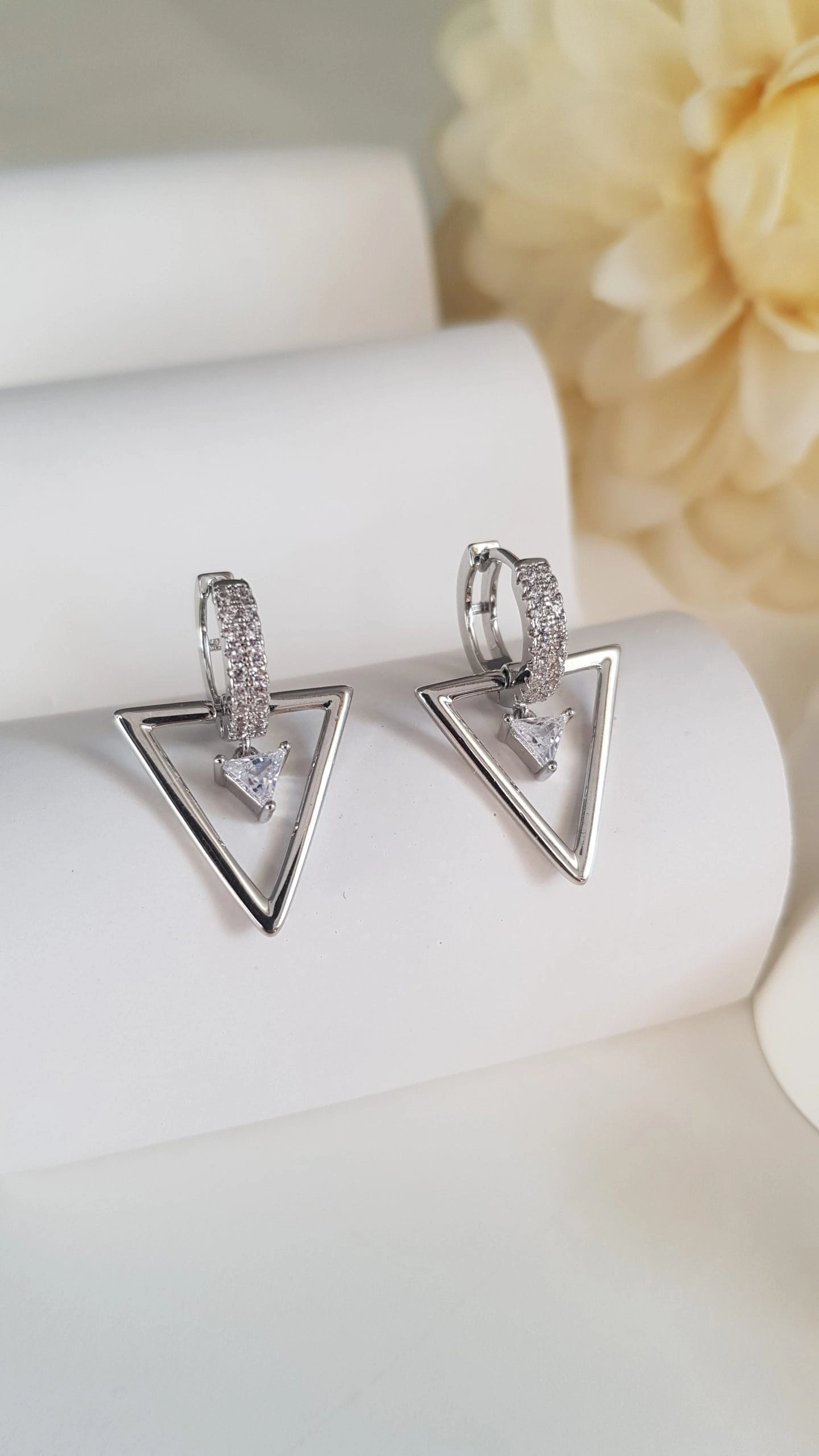 JOC Taşlı Üçgen Silver Xuping Küpe