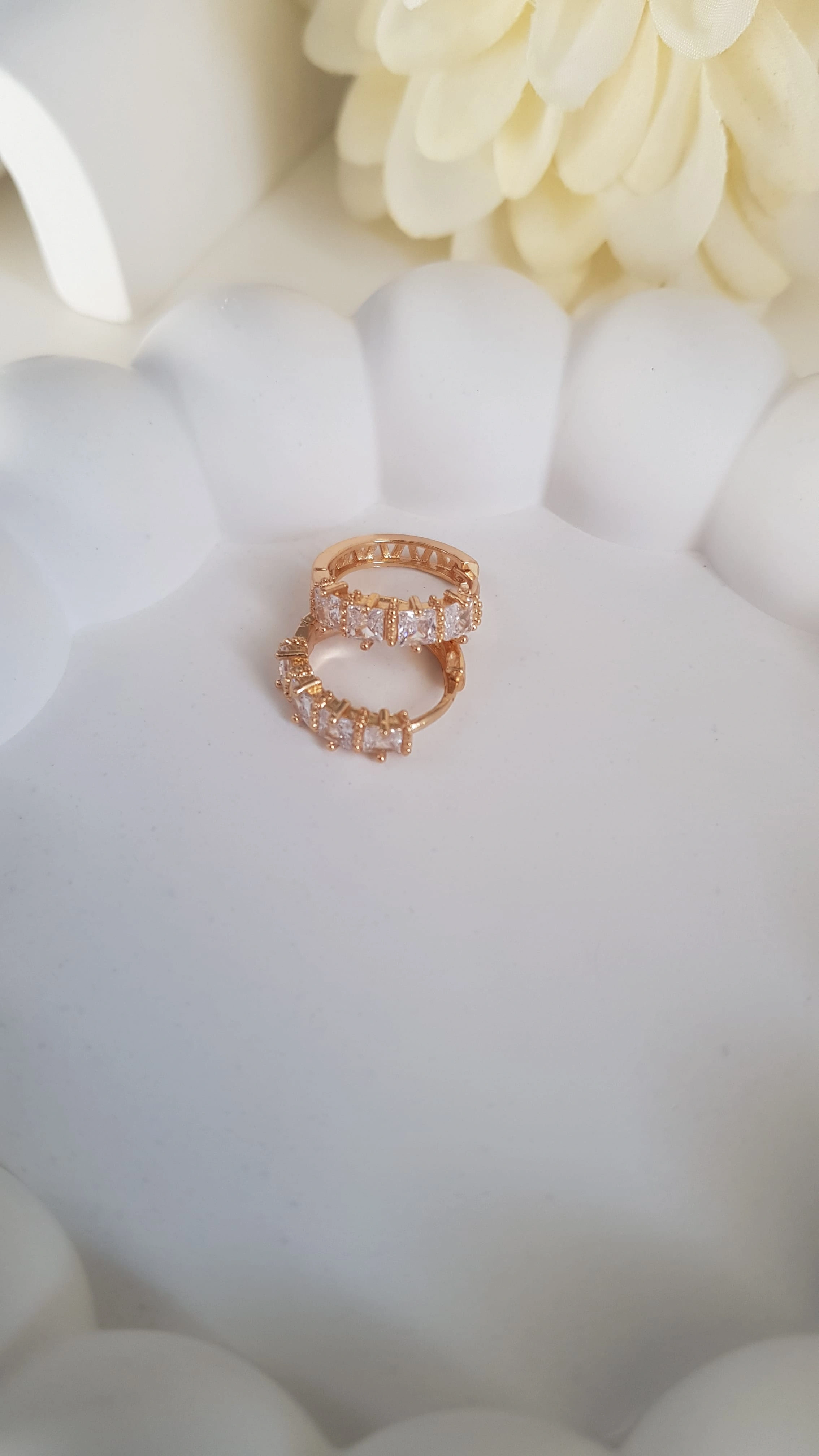 JOC Gold Taşlı Çelik Küpe