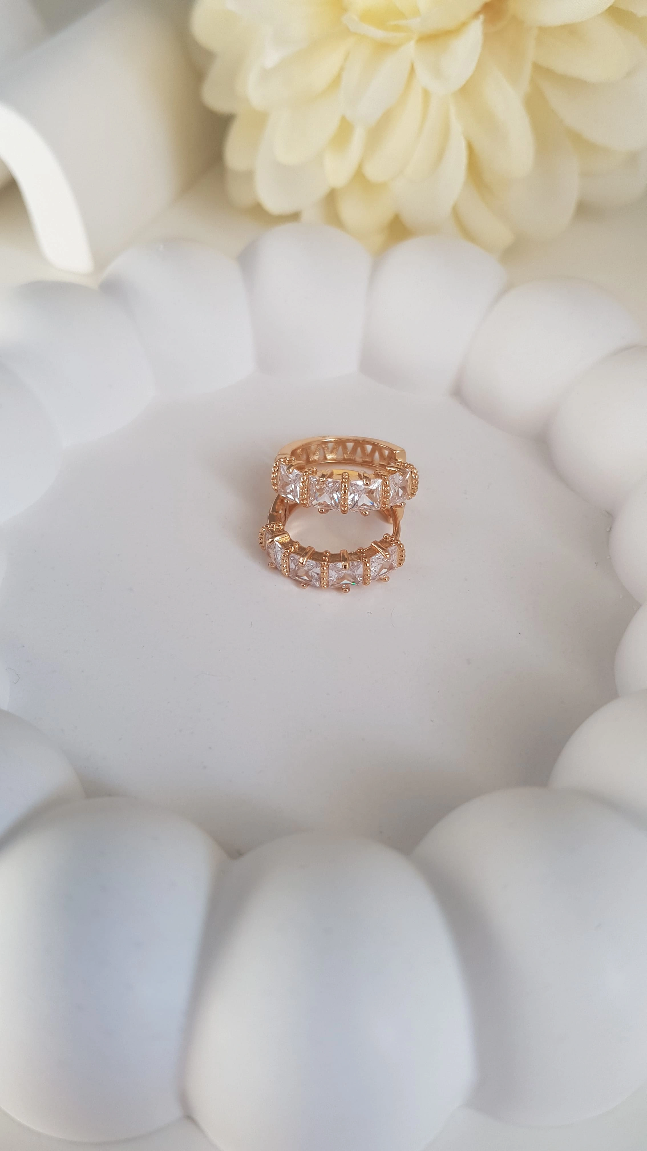 JOC Gold Taşlı Çelik Küpe