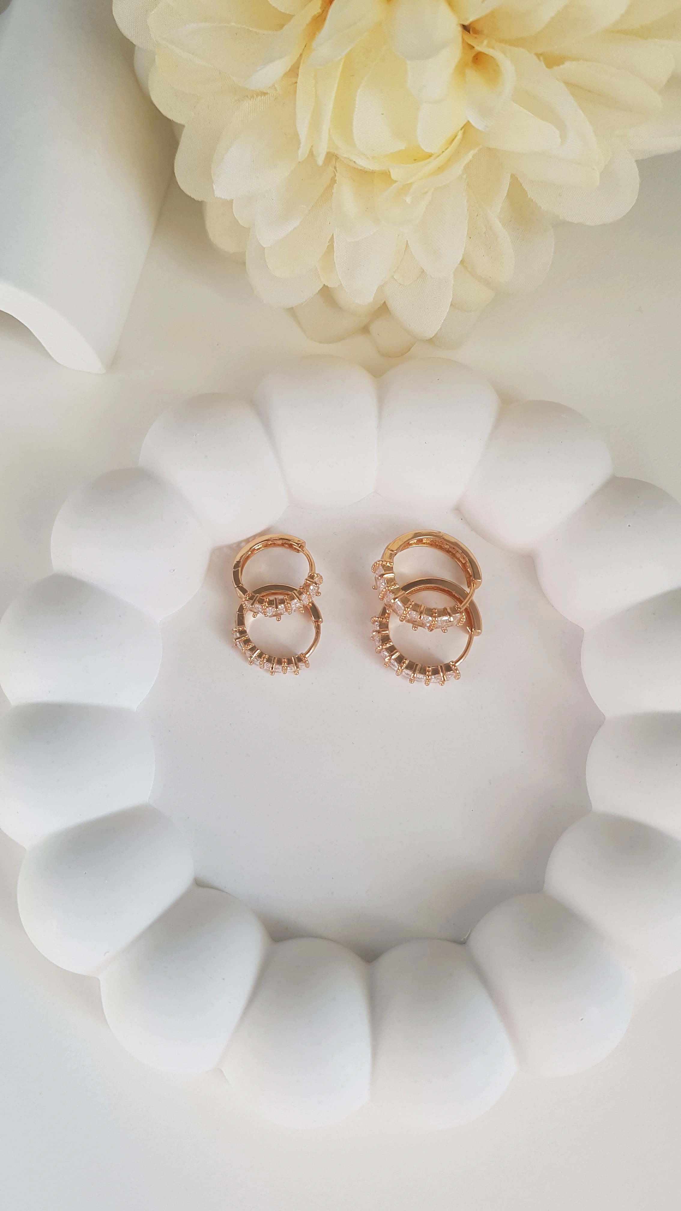JOC Gold Küçük Taşlı Çelik Küpe