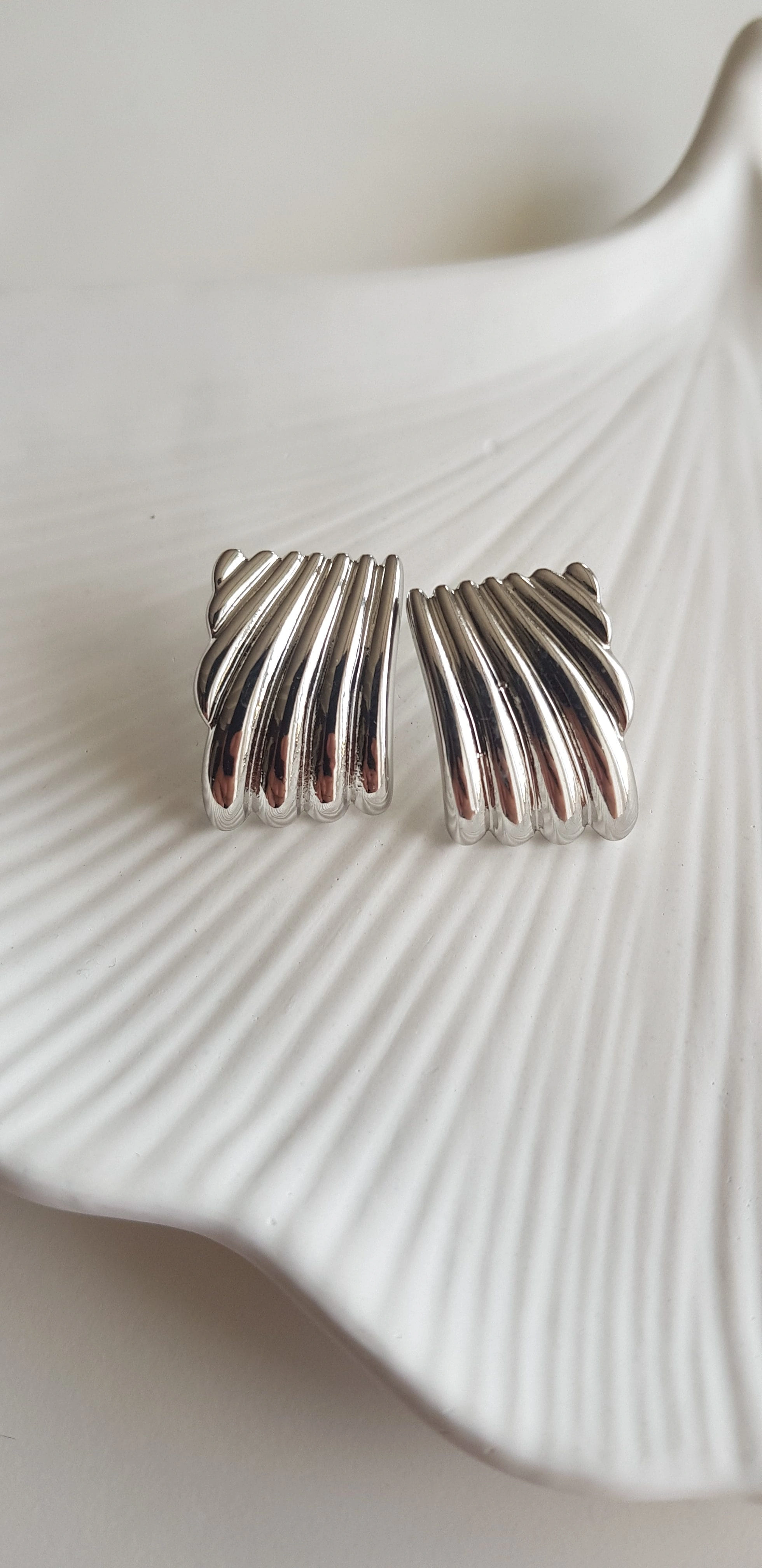 JOC Mini Silver Tırtıklı Plaka Çelik Küpe