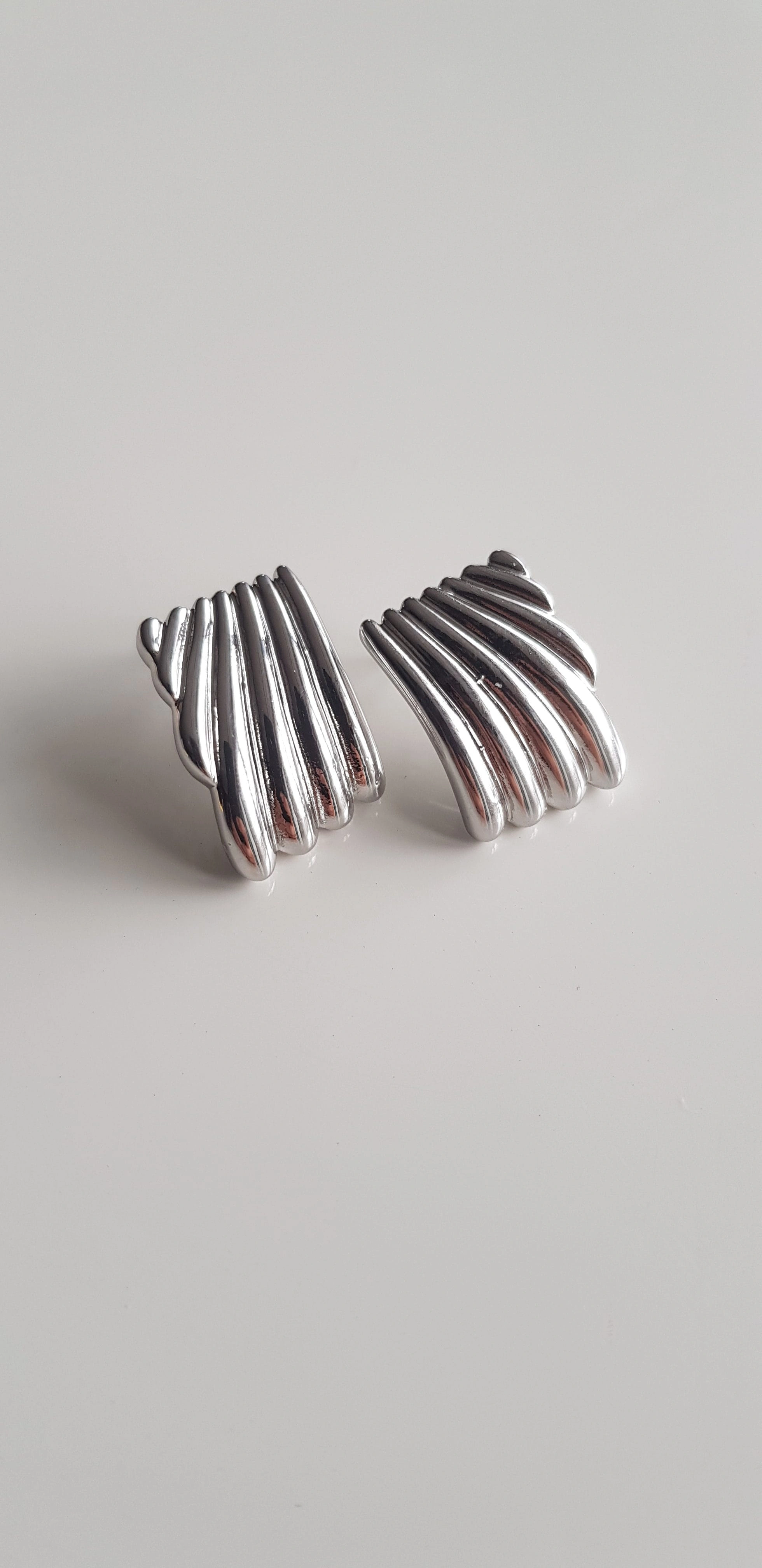 JOC Mini Silver Tırtıklı Plaka Çelik Küpe
