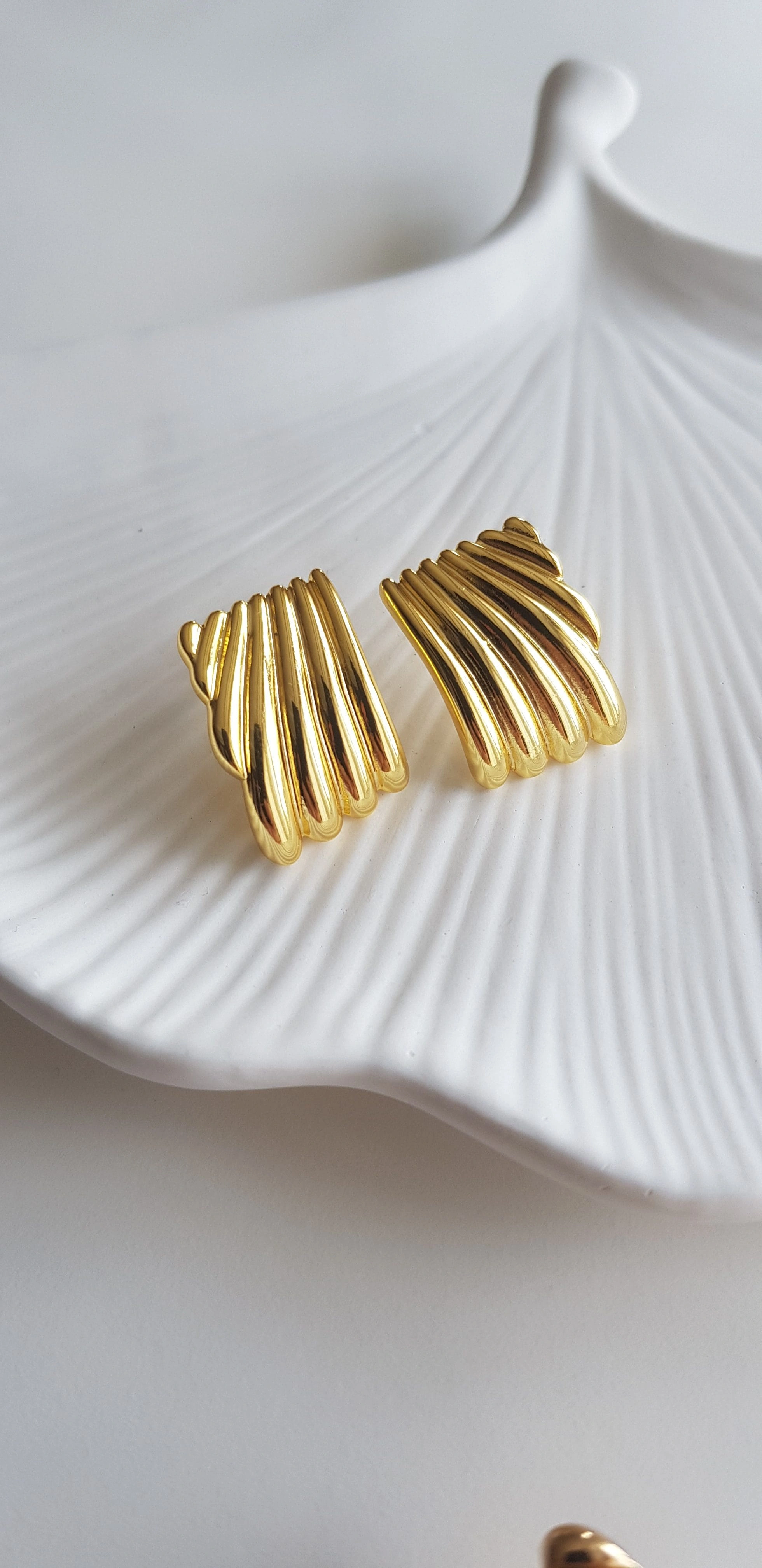 JOC Mini Gold Tırtıklı Plaka Çelik Küpe