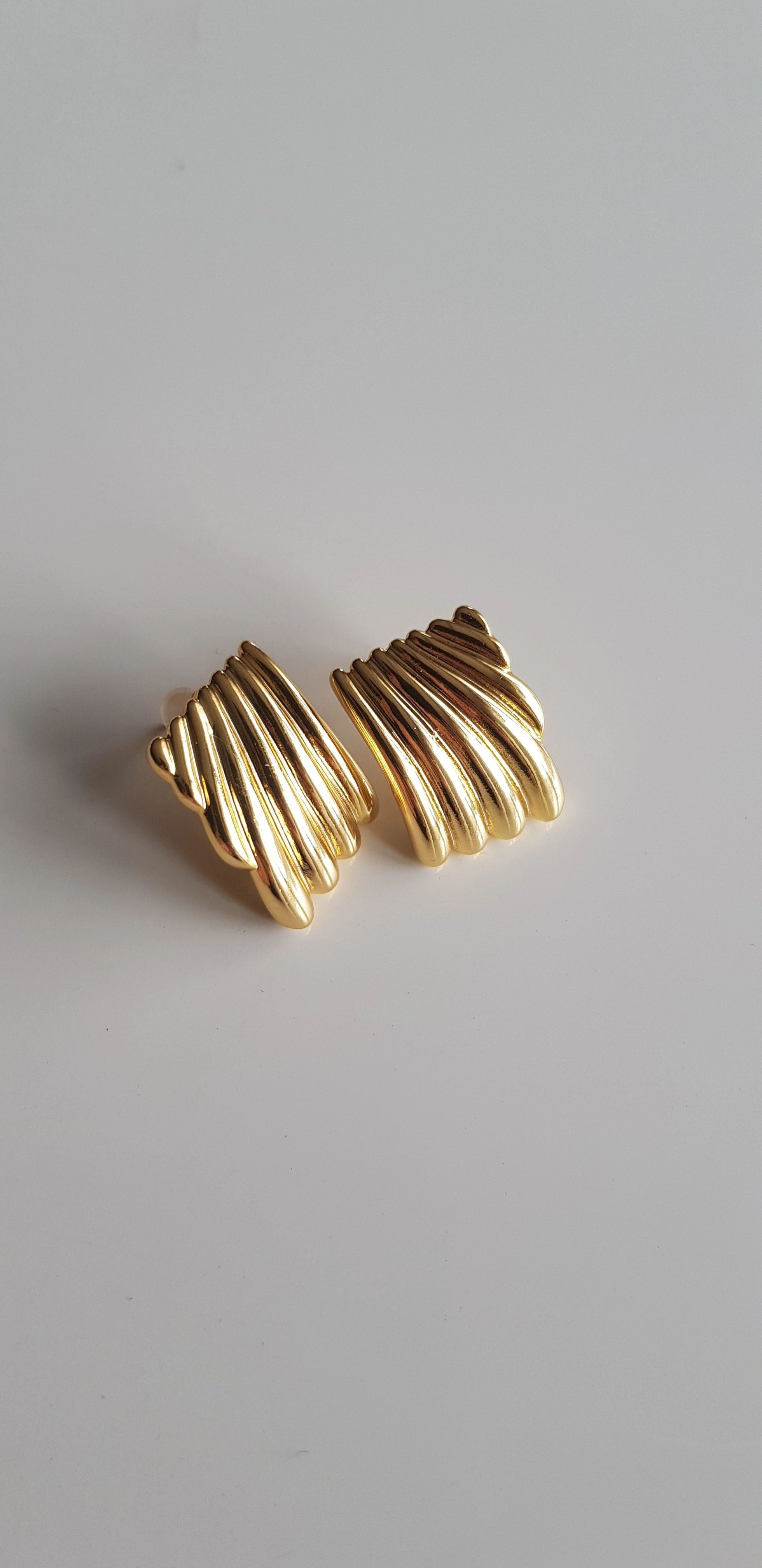 JOC Mini Gold Tırtıklı Plaka Çelik Küpe