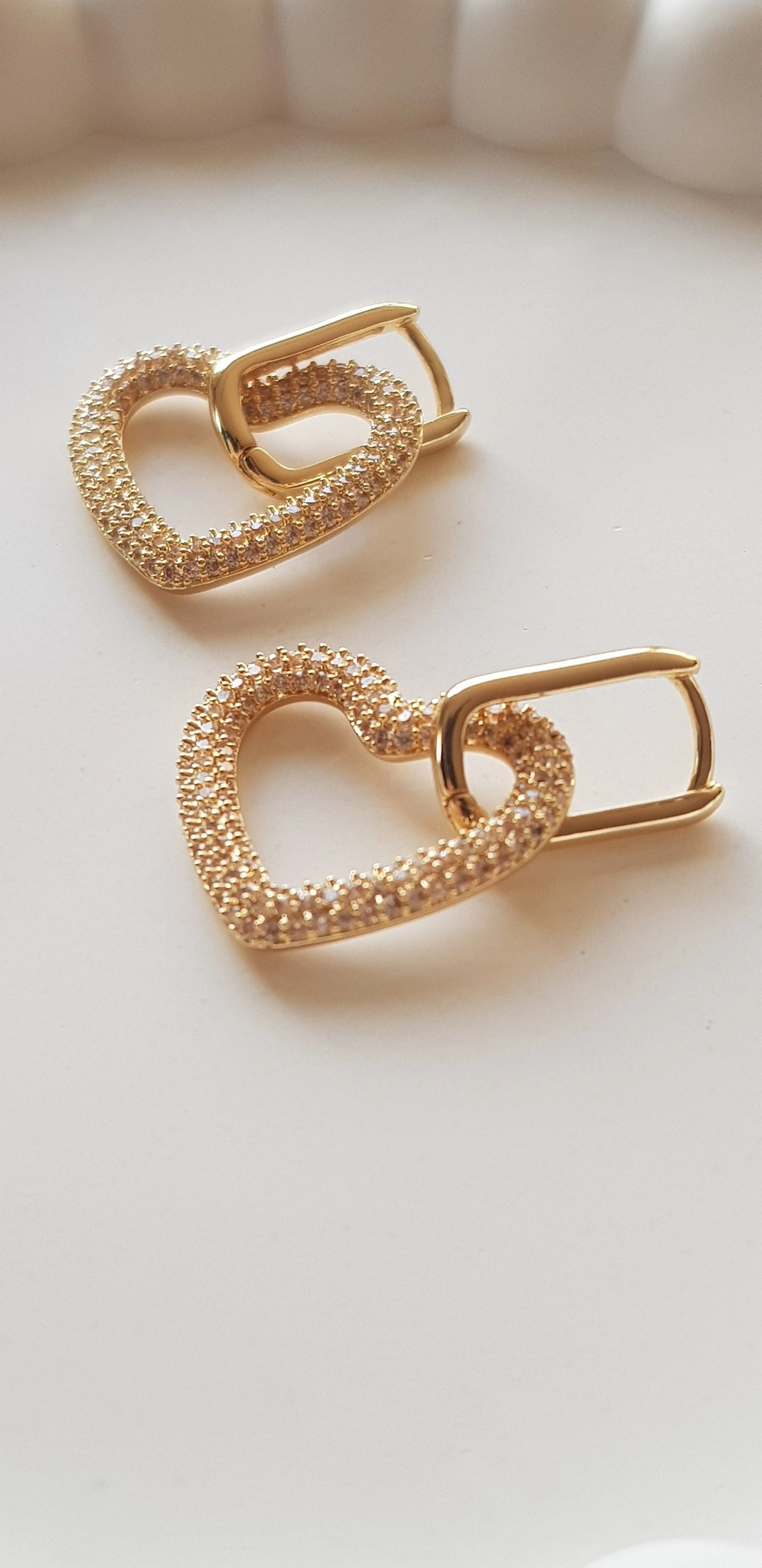 JOC Gold Taşlı İçten Geçme Kalp Küpe