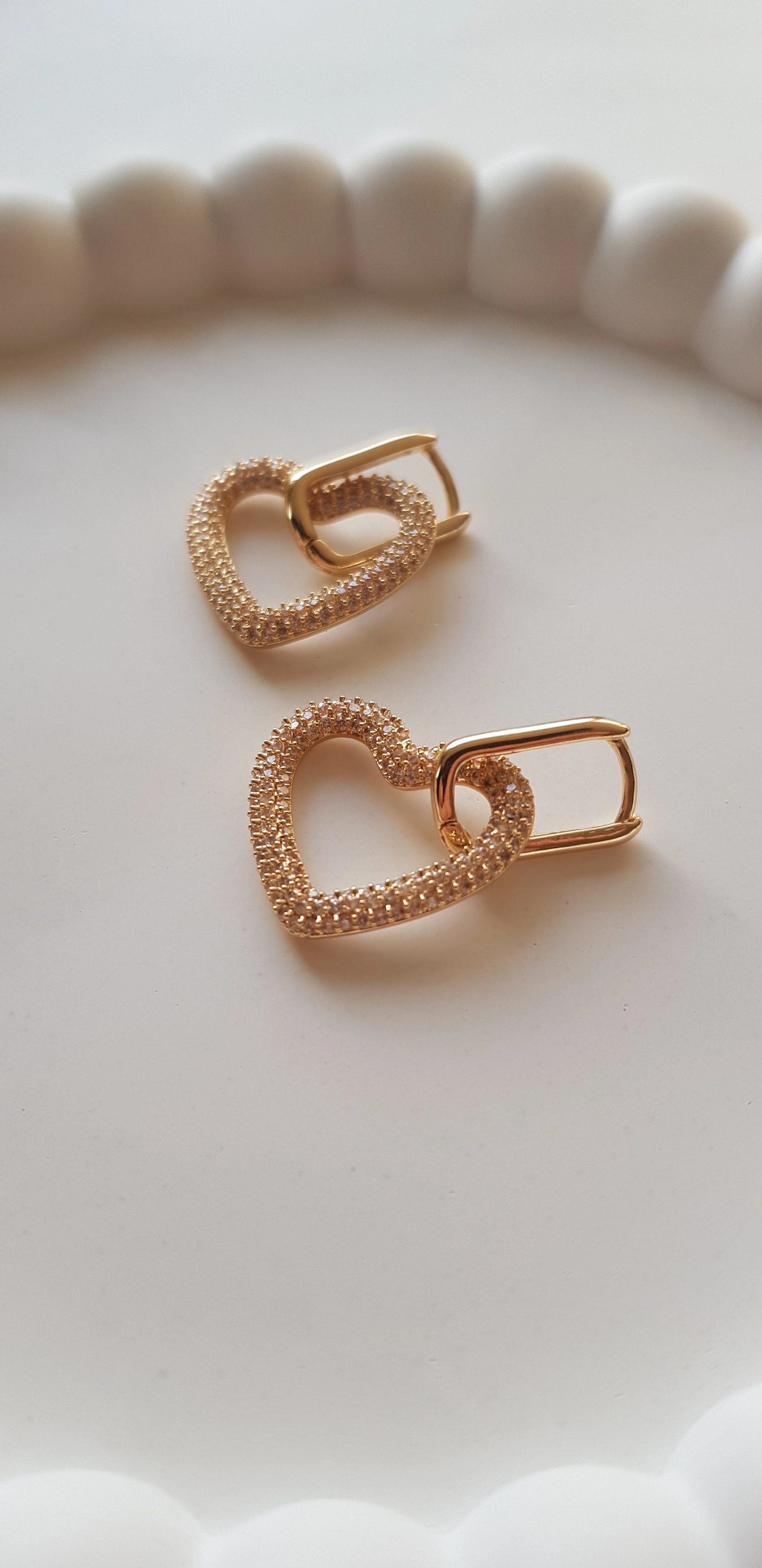 JOC Gold Taşlı İçten Geçme Kalp Küpe