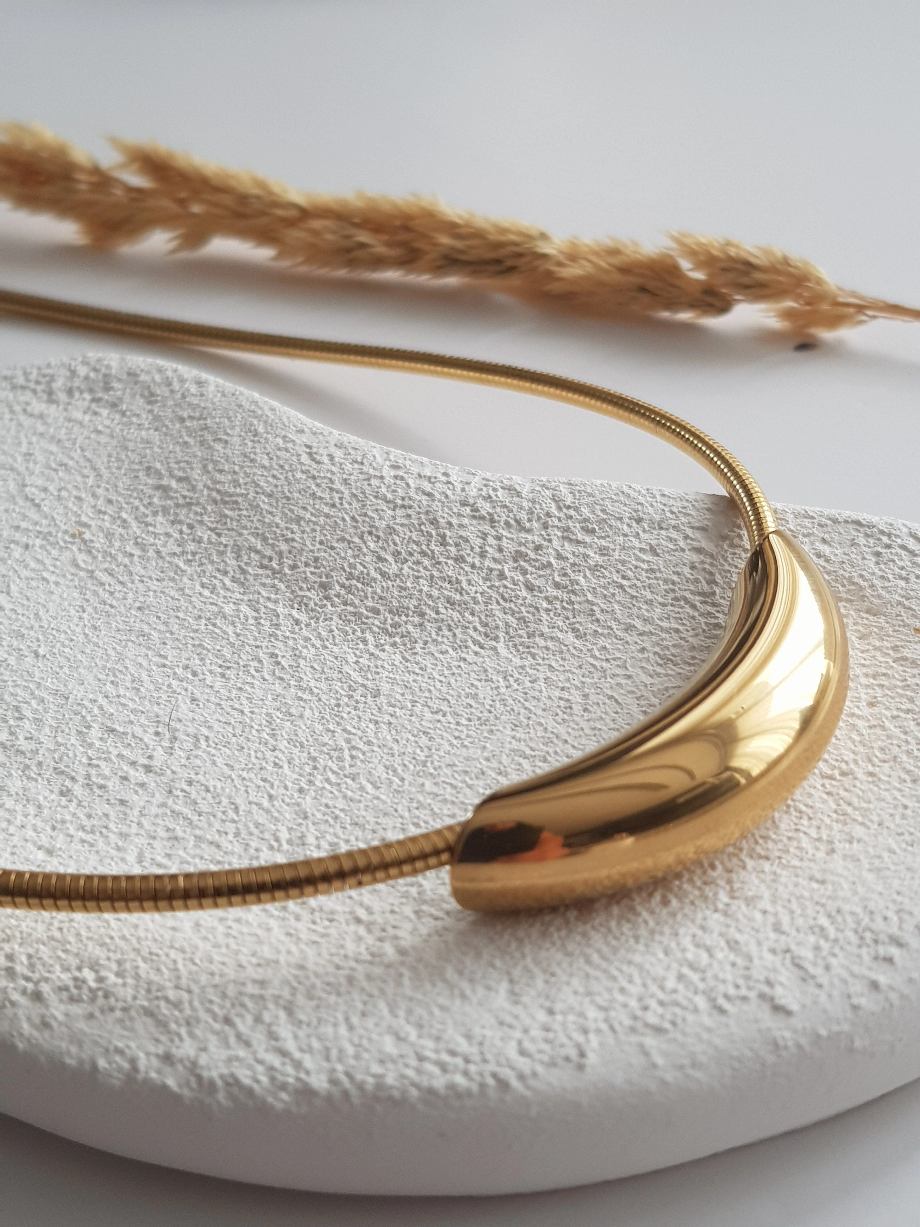 Gold Plaka Uçlu Çelik Kolye