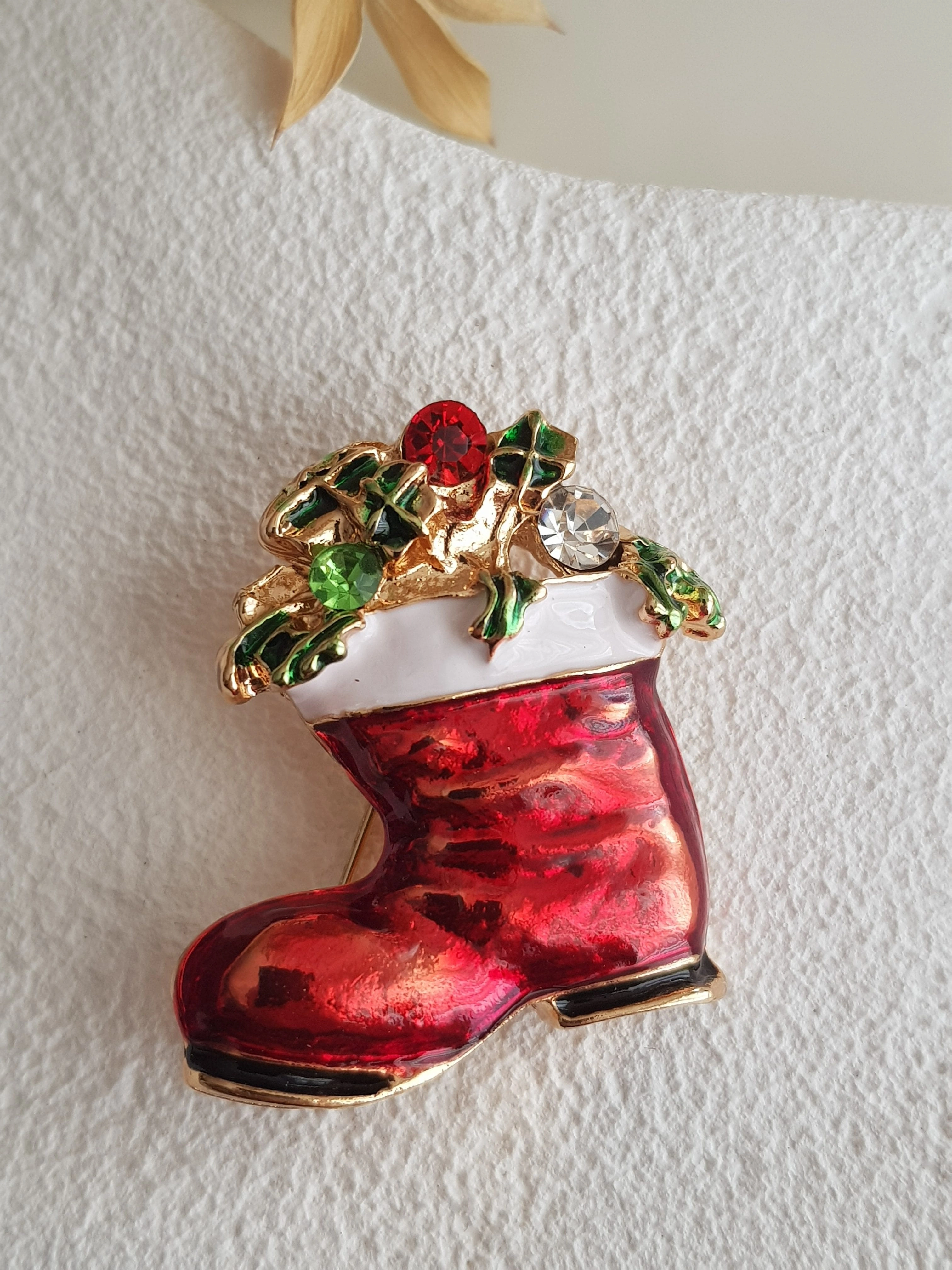 JOC Santa Boot Broş