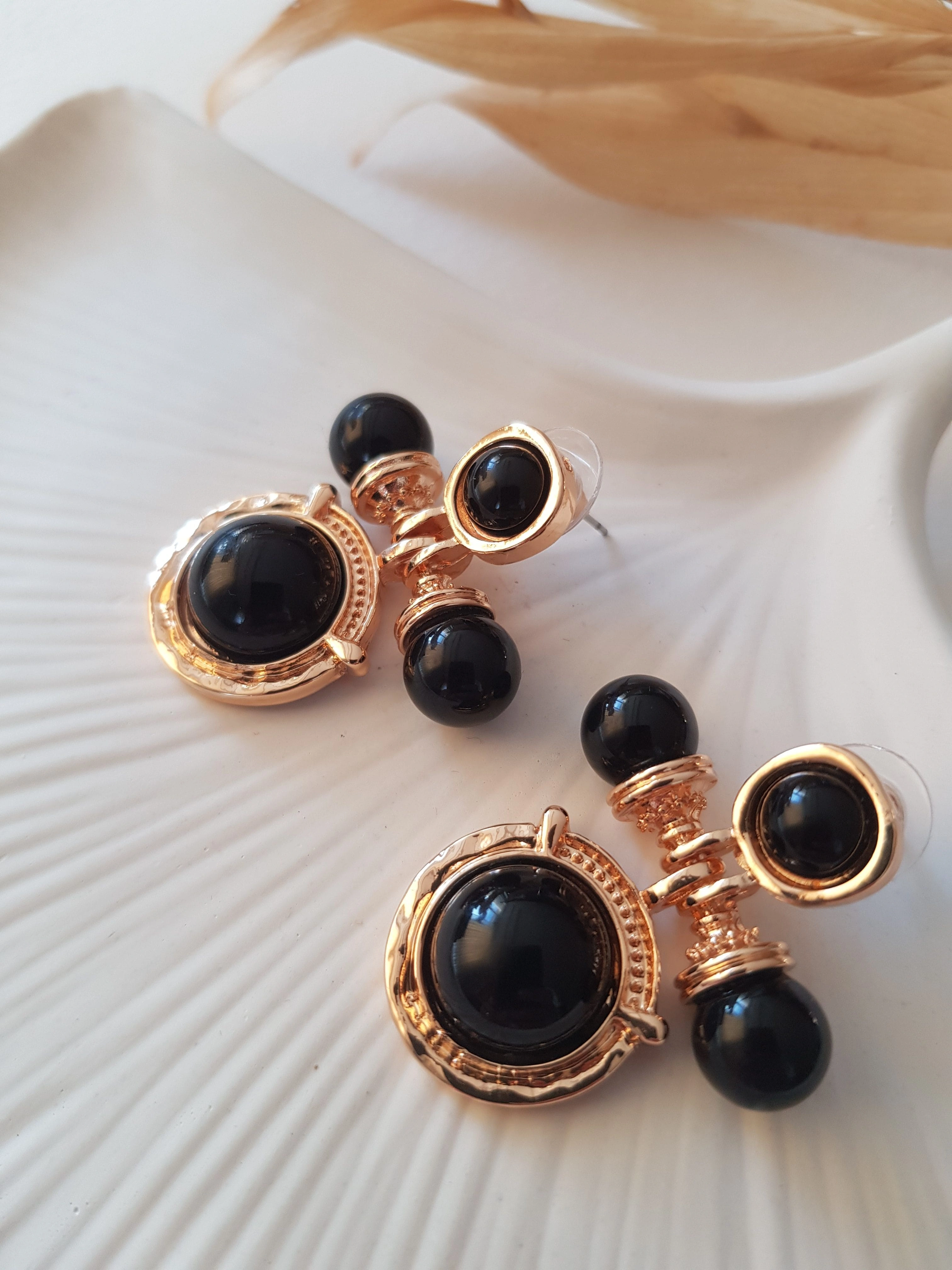 JOC Vintage Siyah Taşlı Küpe