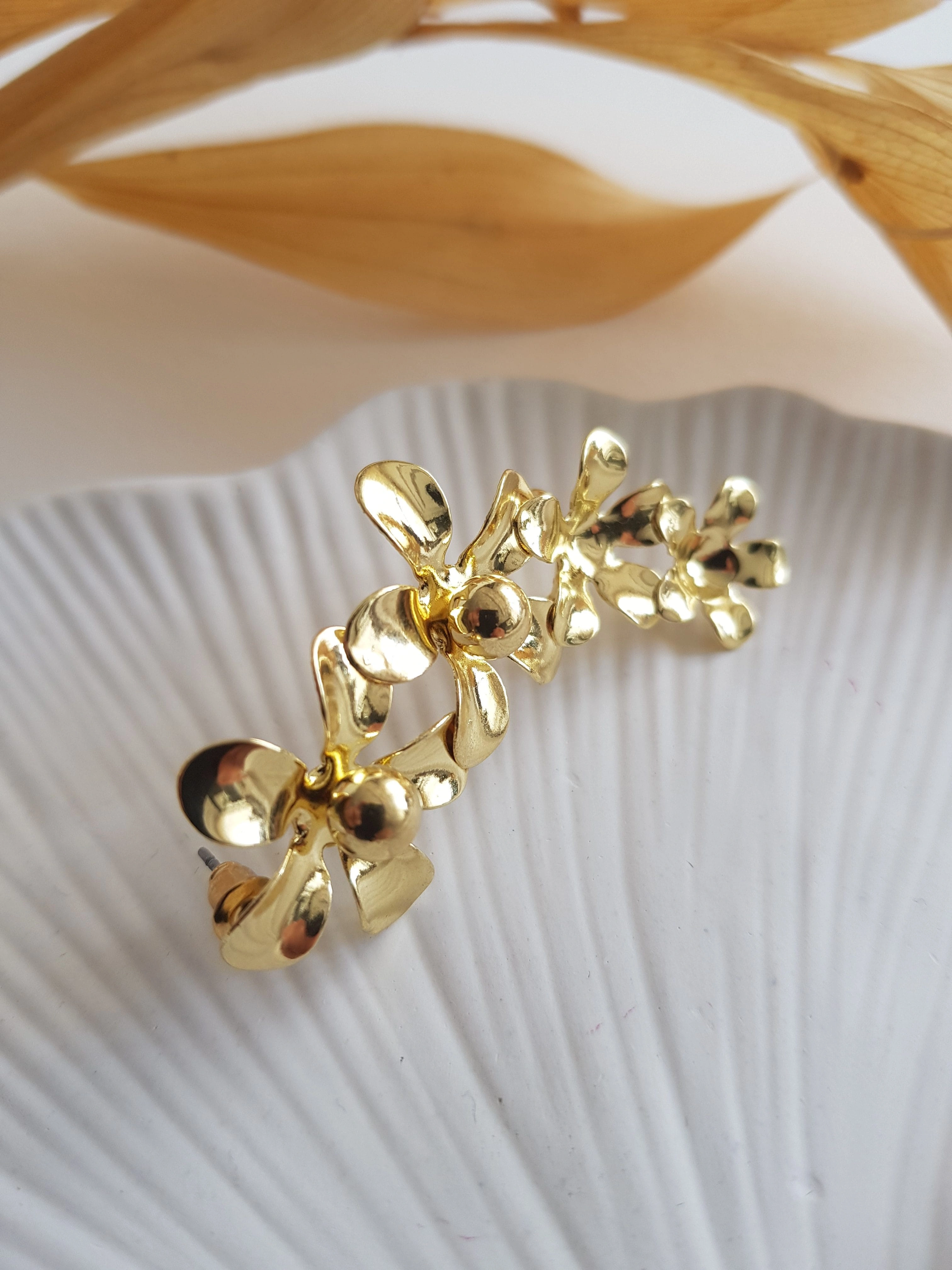 JOC Gold Çiçek Model Earcuff