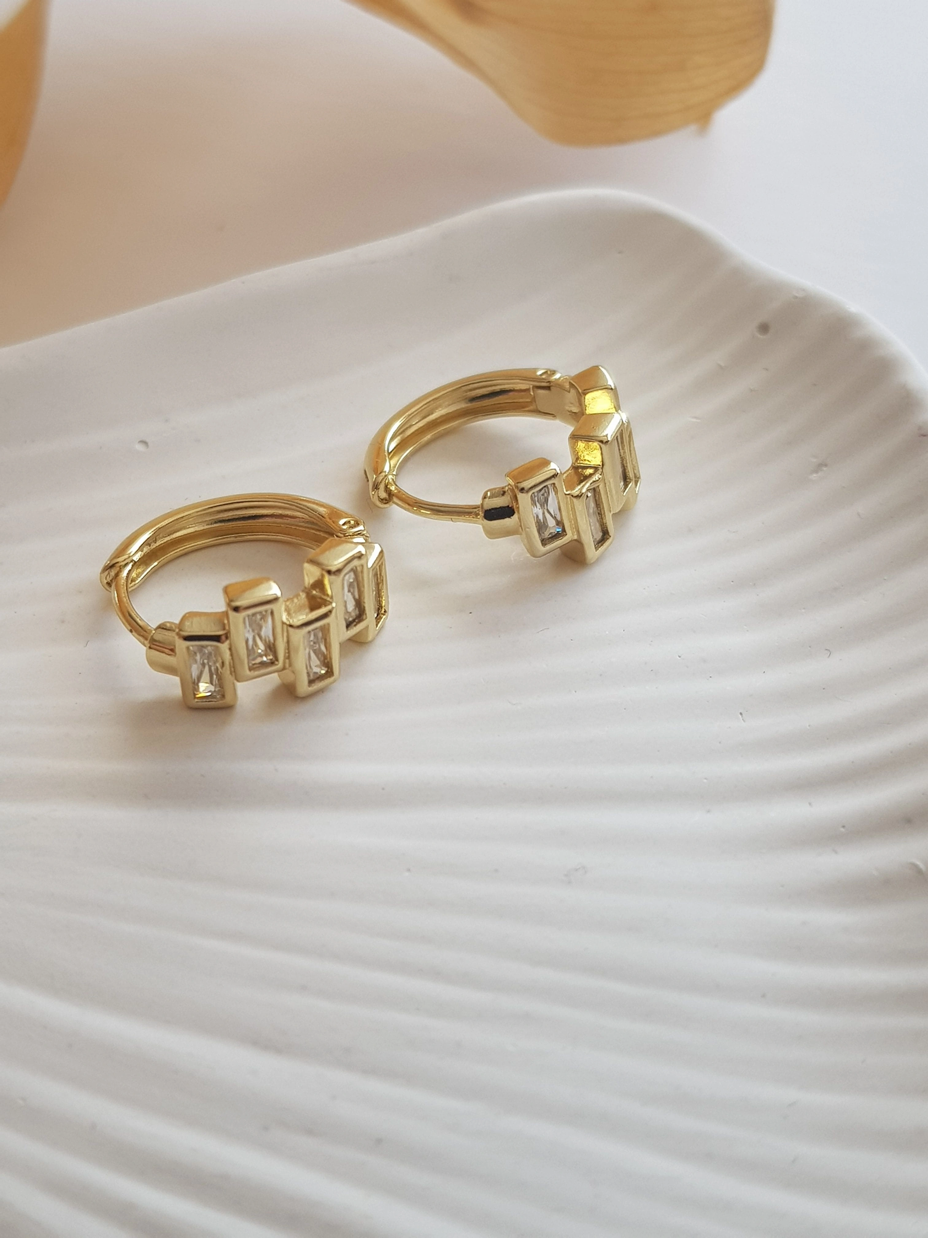 JOC Minimal Gold Halka Çelik Küpe
