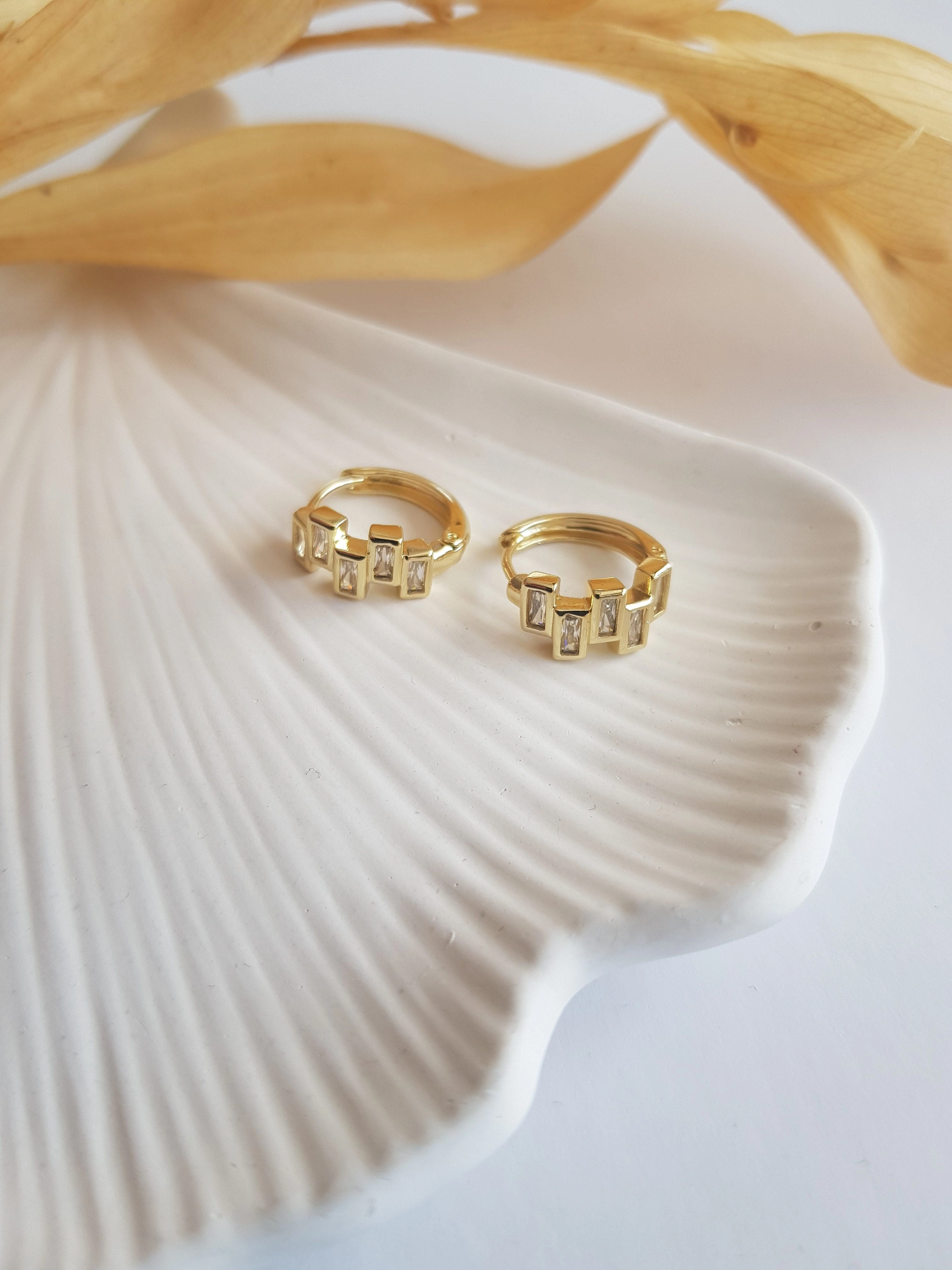 JOC Minimal Gold Halka Çelik Küpe